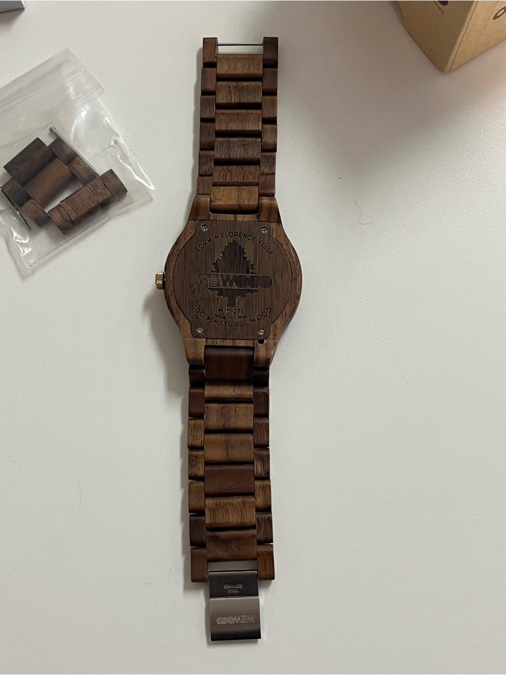 Wewood Wooden walnut Watch - box links and manual included - Picture 9 of 16